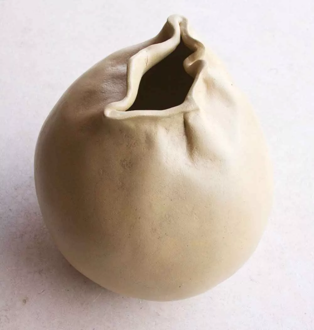 Sac, 15″ x 10″, stoneware by Tania Dibbs